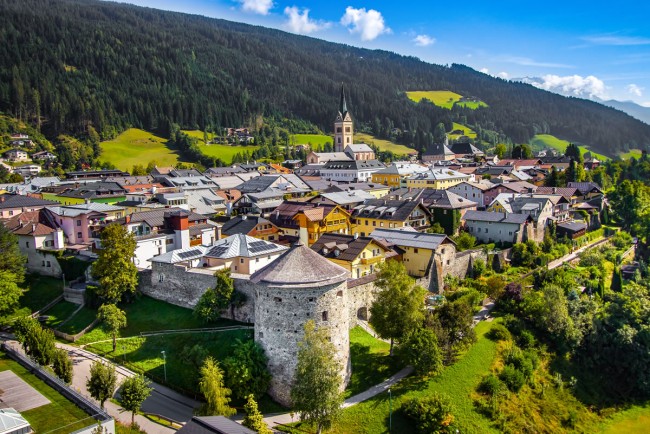Stadtansicht im Sommer mit Roßbrand © Radstadt Tourismus_Air Media Karl Strauch